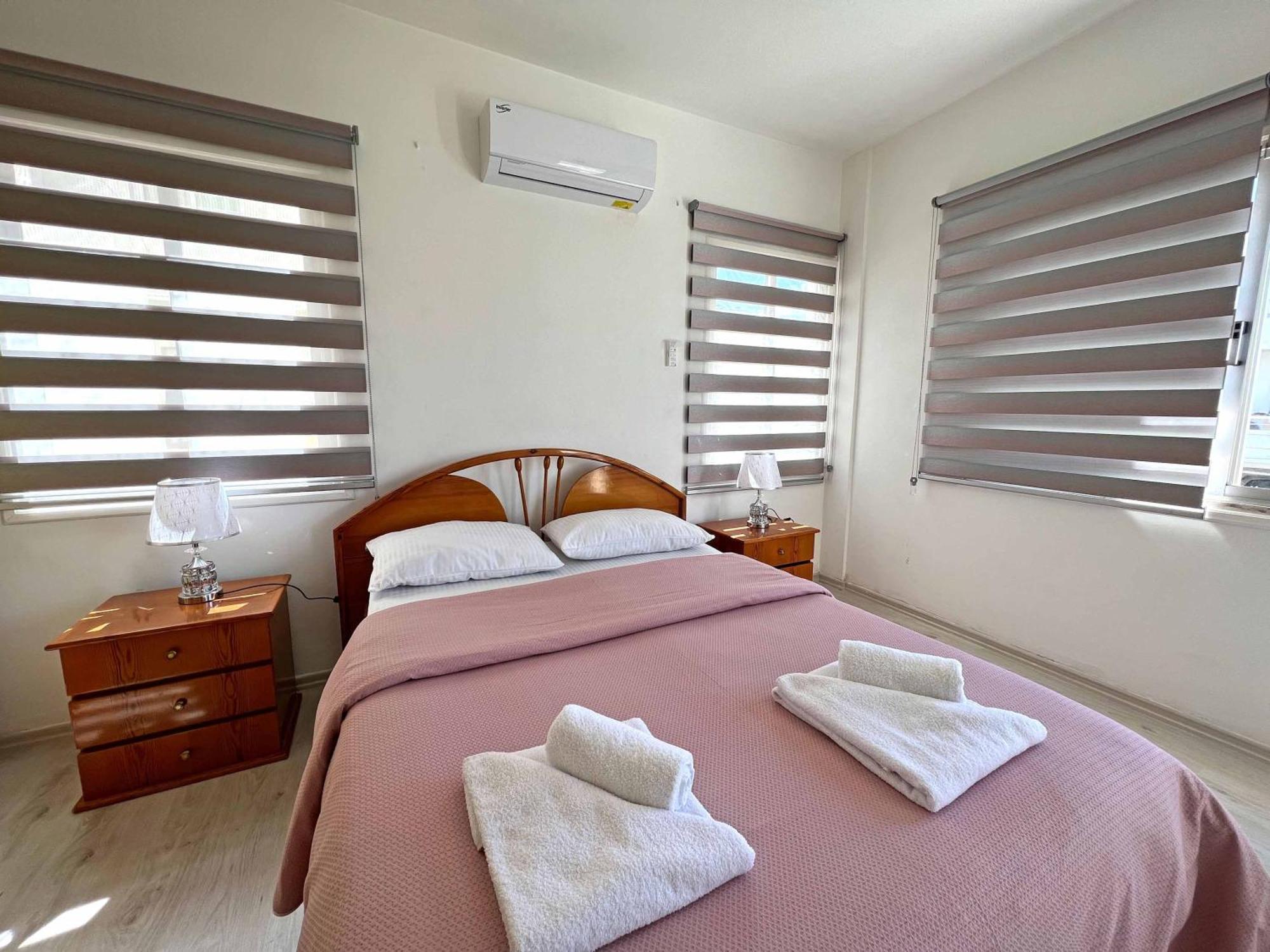 Central 2 Bed Sea View Apartment In Kyrenia 凯里尼亚 外观 照片